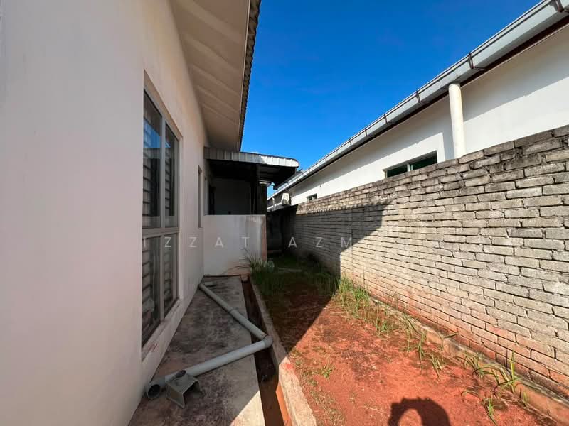 Semi-Detached House for Sale in Kuantan (Pahang) - Izzat Azman - Exterior - PropertyGuru.com.my