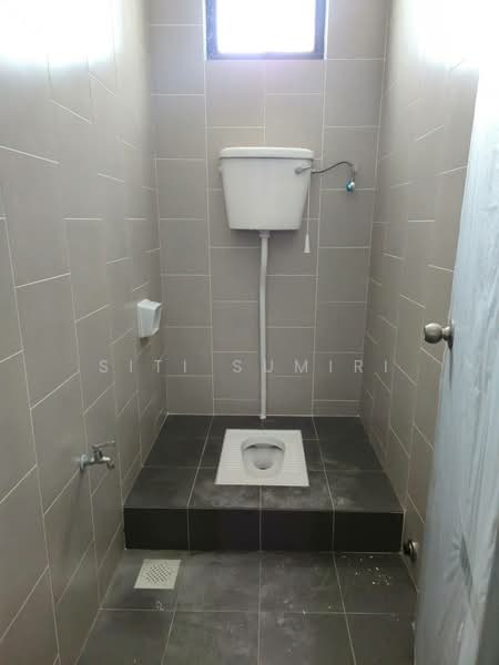 Shop for Rent in Setia Alam (Selangor) - Siti Sumiri - Bathroom - PropertyGuru.com.my