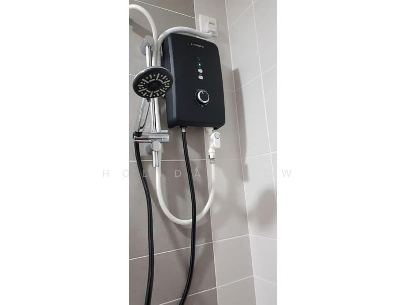 Kediaman Servis untuk Disewa di Kiara Plaza - Holiday Lew - Bathroom - PropertyGuru.com.my