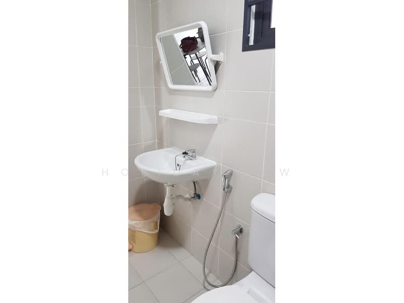 Kediaman Servis untuk Disewa di Kiara Plaza - Holiday Lew - Bathroom - PropertyGuru.com.my