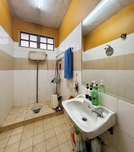 2-storey Terraced House for Sale in Happy Garden (Kuchai Lama) - Ben Mok - Bathroom - PropertyGuru.com.my
