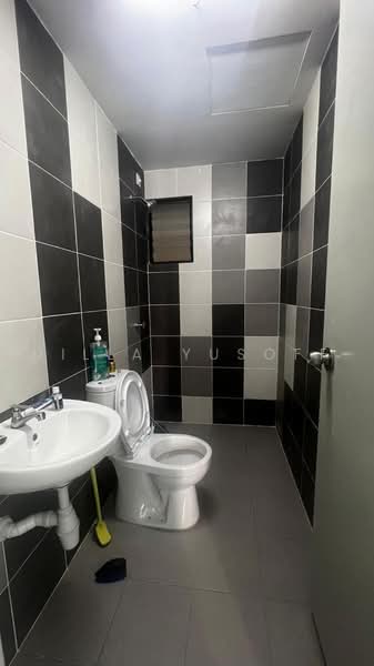 Service Residence for Rent at Residensi Mutiara Kajang 2 - DILLA YUSOFF - Bathroom - PropertyGuru.com.my