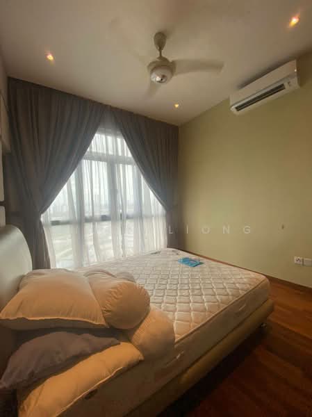Kediaman Servis untuk Disewa di Crescent Bay Suites (Teluk Bayu) - Enoch Liong - Bedroom - PropertyGuru.com.my
