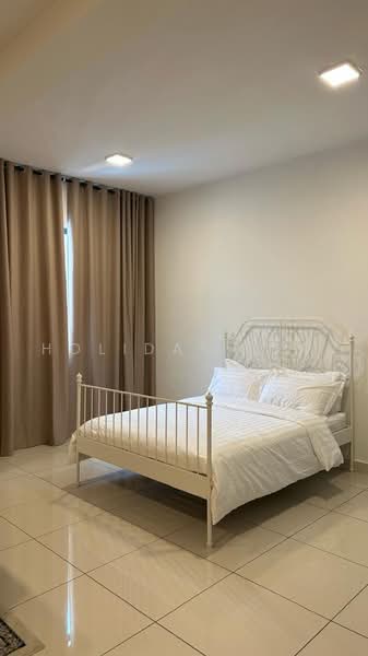 Kediaman Servis untuk Disewa di Kiara Plaza - Holiday Lew - Bedroom - PropertyGuru.com.my