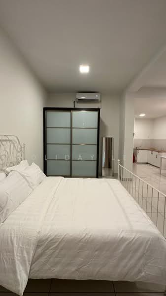 Kediaman Servis untuk Disewa di Kiara Plaza - Holiday Lew - Bedroom - PropertyGuru.com.my