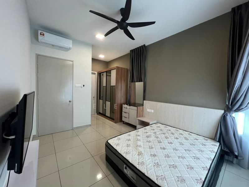 Kediaman Servis untuk Dijual di Parkland Residence - Helen BF - Bedroom - PropertyGuru.com.my