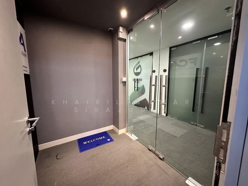 Office for Rent in Bukit Jelutong (Shah Alam) - Khairil Anwar Sirajudin - Entrance - PropertyGuru.com.my
