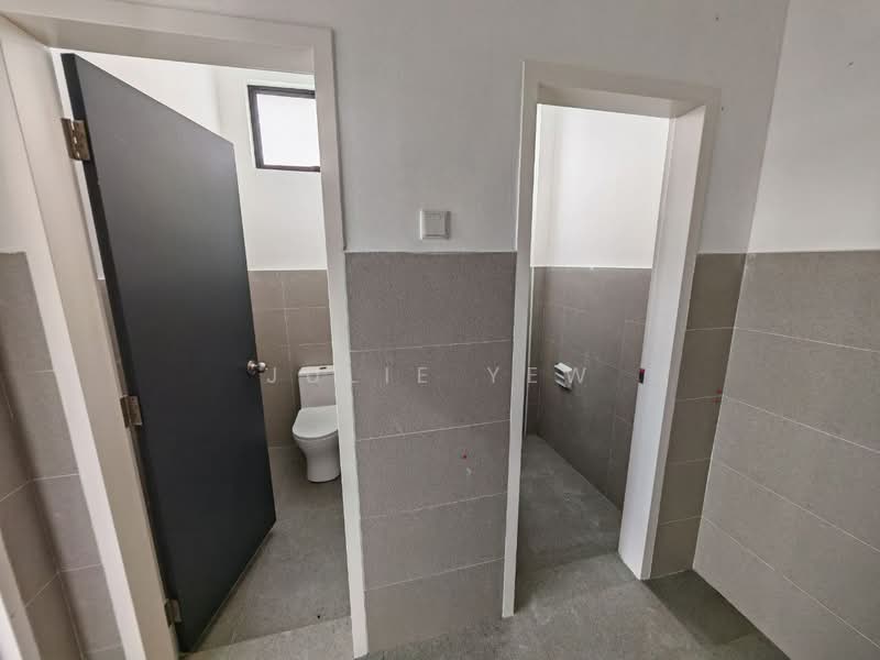 Cluster Factory for Sale in Eco Business Park 1 (Johor Bahru) - Julie Yew - Bathroom - PropertyGuru.com.my