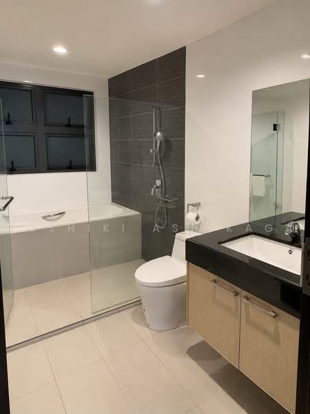 Condominium for Rent at Molek Pine 4 - Toshiki Ashikaga - Bathroom - PropertyGuru.com.my
