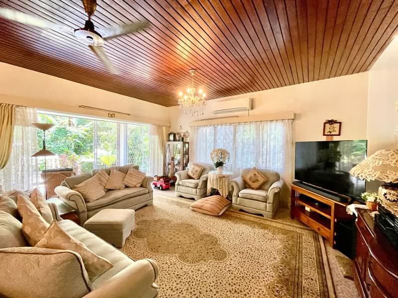 Bungalow House for Sale in Seksyen 16 (Petaling Jaya) - Afiqah zaidi - Living Room - PropertyGuru.com.my