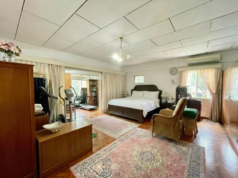 Bungalow House for Sale in Seksyen 16 (Petaling Jaya) - Afiqah zaidi - Bedroom - PropertyGuru.com.my