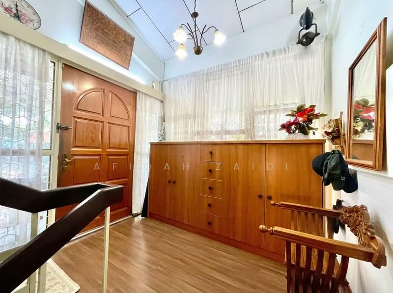Bungalow House for Sale in Seksyen 16 (Petaling Jaya) - Afiqah zaidi - Entrance - PropertyGuru.com.my