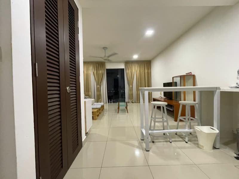 Kediaman Servis untuk Disewa di Trefoil @ Setia City - Teh KS - Living Room - PropertyGuru.com.my