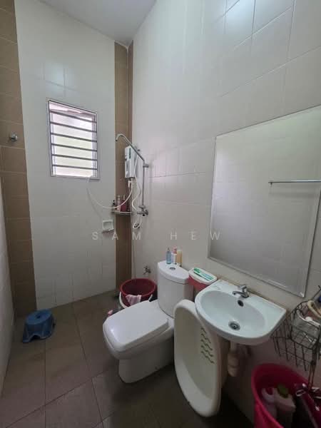 Semi-Detached House for Sale in Semenyih (Selangor) - Sam Hew - Bathroom - PropertyGuru.com.my