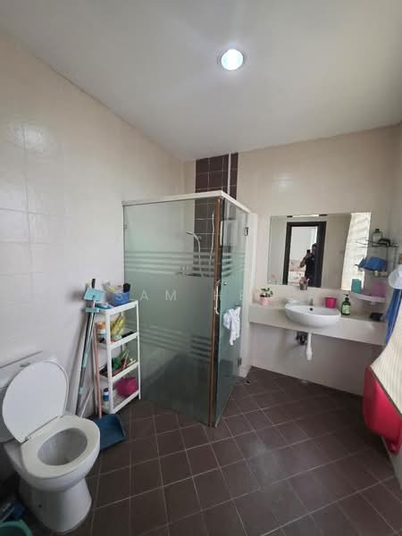 Semi-Detached House for Sale in Semenyih (Selangor) - Sam Hew - Bathroom - PropertyGuru.com.my