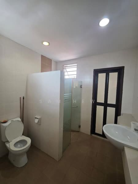 Semi-Detached House for Sale in Semenyih (Selangor) - Sam Hew - Bathroom - PropertyGuru.com.my