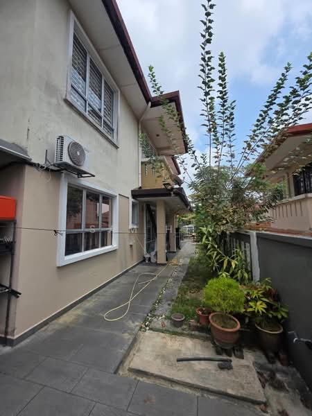 Semi-Detached House for Sale in Semenyih (Selangor) - Sam Hew - Exterior - PropertyGuru.com.my
