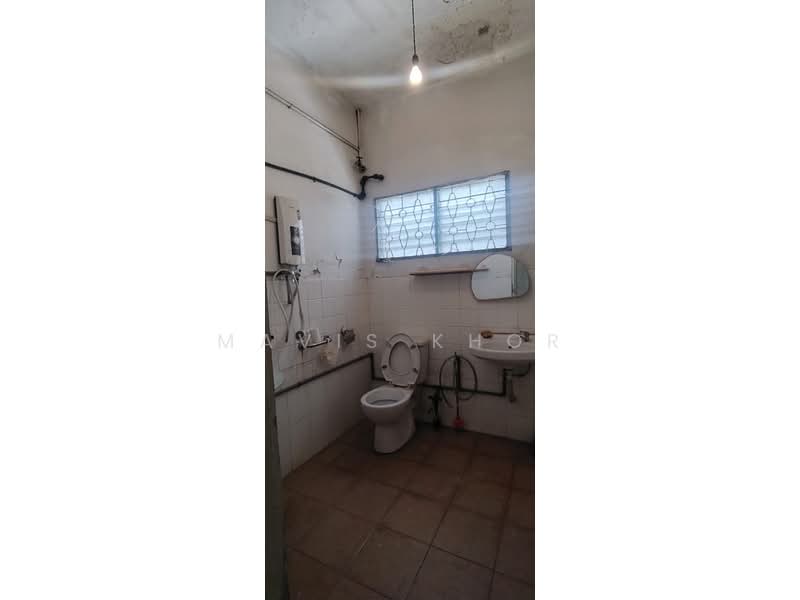 2-storey Terraced House for Sale in Taman Cantek (Butterworth) - Mavis Khor - Bathroom - PropertyGuru.com.my
