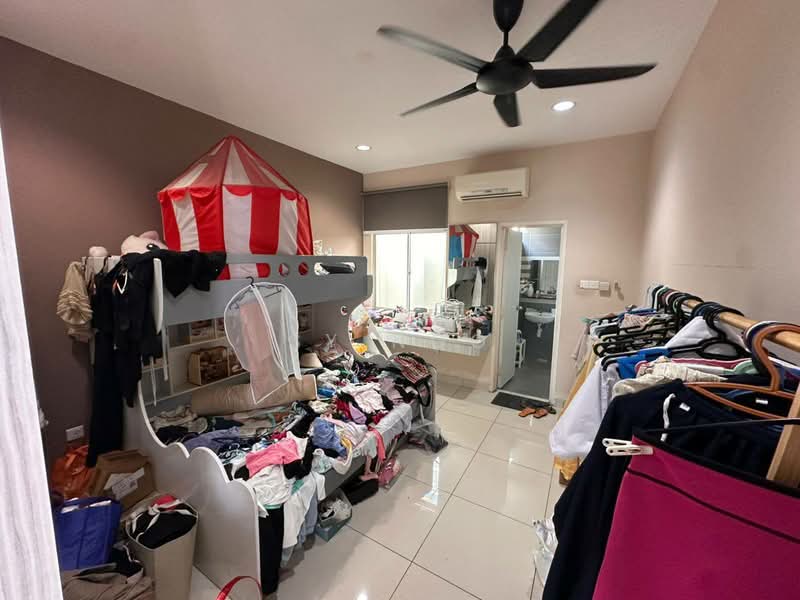 Cluster House for Sale in Taman Gaya (Ulu Tiram) - SY Ngo - Bedroom - PropertyGuru.com.my