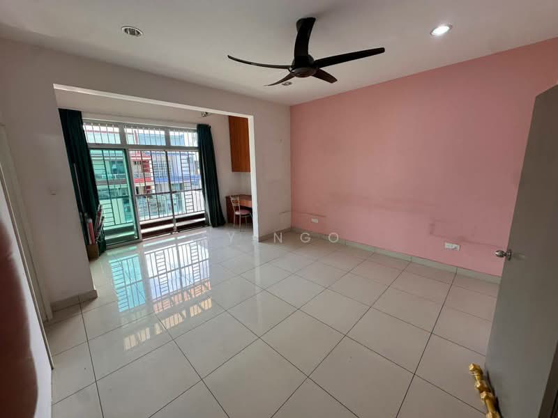 Cluster House for Sale in Taman Gaya (Ulu Tiram) - SY Ngo - Living Room - PropertyGuru.com.my