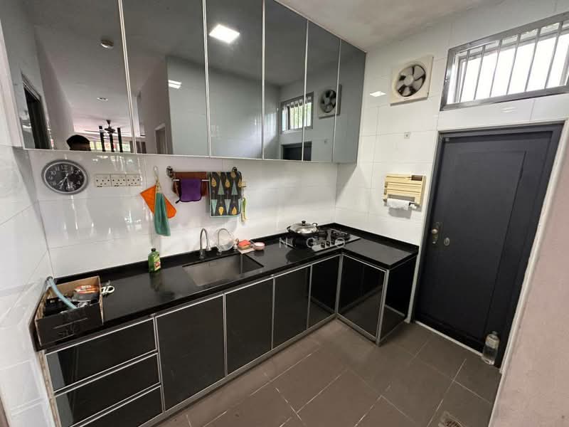 Cluster House for Sale in Taman Gaya (Ulu Tiram) - SY Ngo - Kitchen - PropertyGuru.com.my