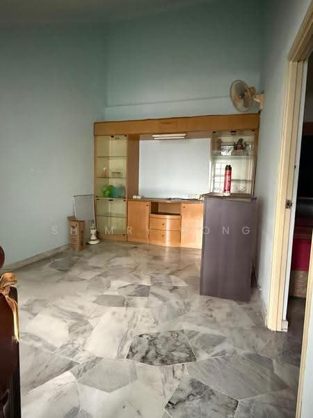 Kondominium untuk Dijual di The Pines - Shimry Wong - Living Room - PropertyGuru.com.my