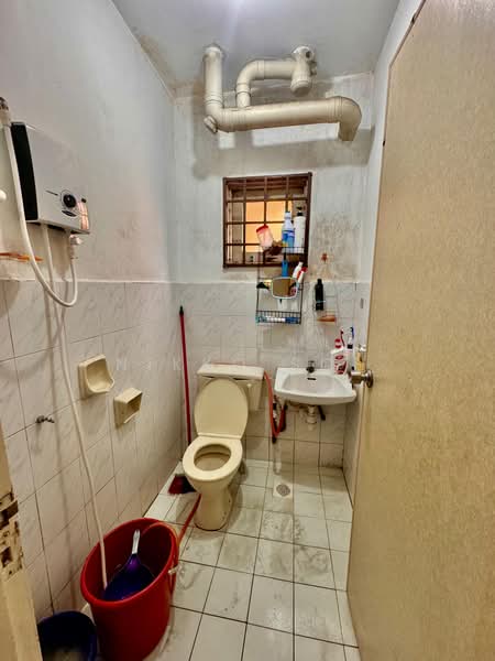 Pangsapuri untuk Dijual di Lily & Jasmine Apartment - Nikko Soh - Bathroom - PropertyGuru.com.my