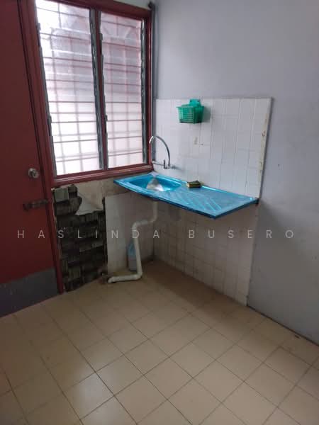 Rumah Teres 1-Tingkat untuk Disewa di Rawang (Selangor) - Haslinda Busero - Kitchen - PropertyGuru.com.my