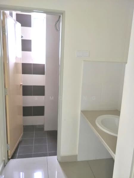 Condominium for Sale at Royale Infinity - Simon Ng - Bathroom - PropertyGuru.com.my