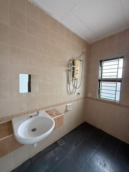3-storey Terraced House for Rent in Masai (Johor) - Hong Charng Lee - Bathroom - PropertyGuru.com.my