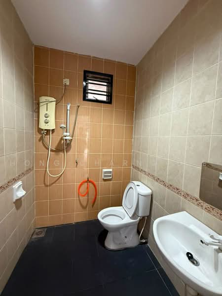 3-storey Terraced House for Rent in Masai (Johor) - Hong Charng Lee - Bathroom - PropertyGuru.com.my