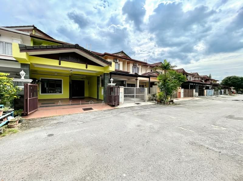 2-storey Terraced House for Sale in Seksyen 8 (Bandar Baru Bangi) - Afiqah zaidi - Exterior - PropertyGuru.com.my
