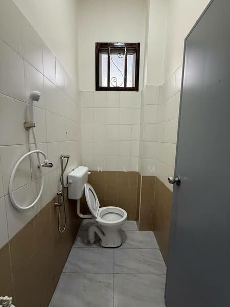 1-storey Terraced House for Sale in Taman Saleng Gaya (Kulai) - Win Lim - Bathroom - PropertyGuru.com.my