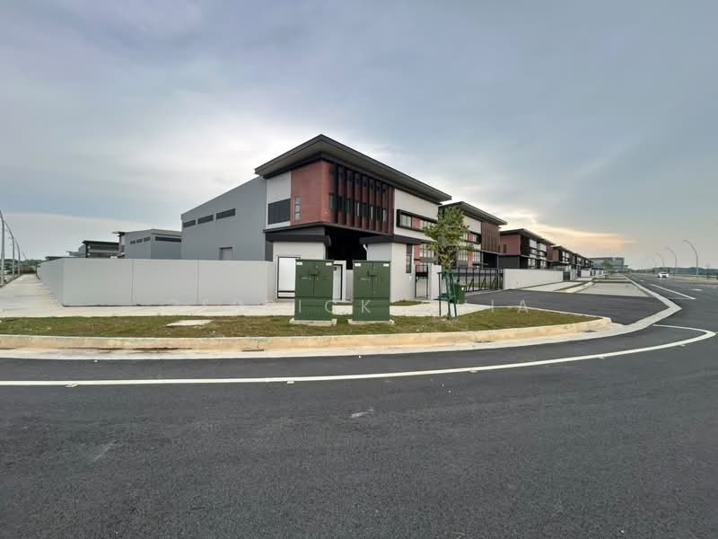 Commercial Semi-D for Rent in Sungai Buloh (Selangor) - Derrick Chia - Exterior - PropertyGuru.com.my