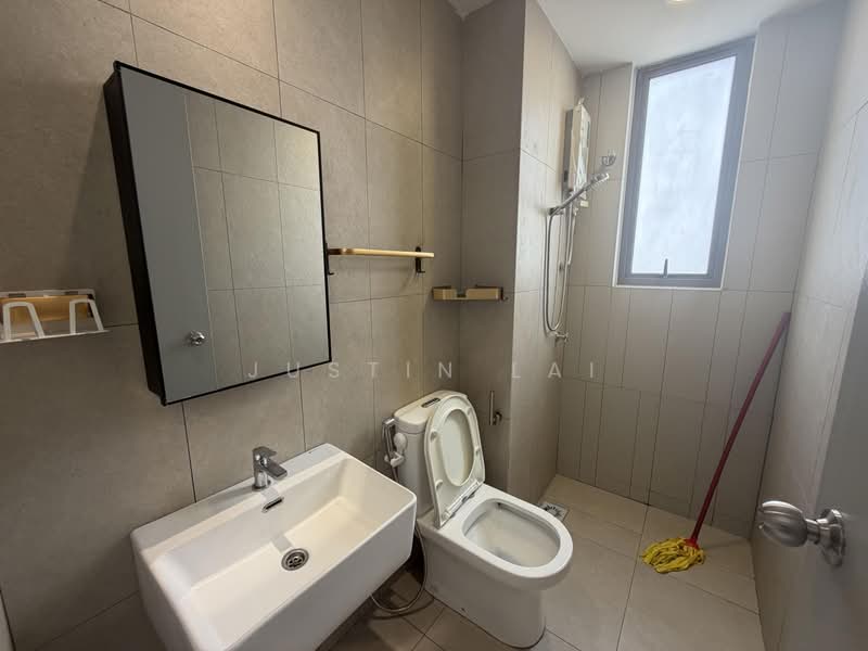 Kediaman Servis untuk Disewa di Kenwingston Platz - Justin Lai - Bathroom - PropertyGuru.com.my