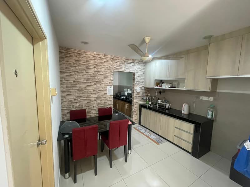 Rumah Teres 2-Tingkat untuk Dijual di Pusat Bandar Puchong (Puchong) - Debbie Tey - Kitchen - PropertyGuru.com.my