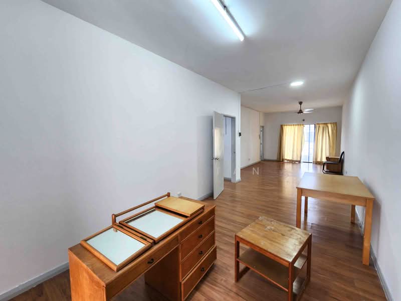 3-storey Terraced House for Sale in Lake Fields (Sungai Besi) - Suki Tan - PropertyGuru.com.my
