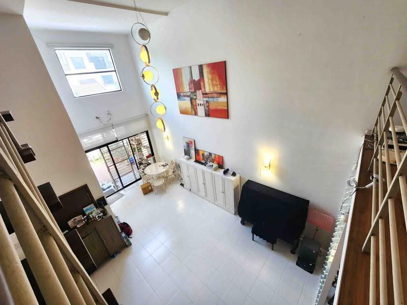3-storey Terraced House for Sale in Lake Fields (Sungai Besi) - Suki Tan - Living Room - PropertyGuru.com.my