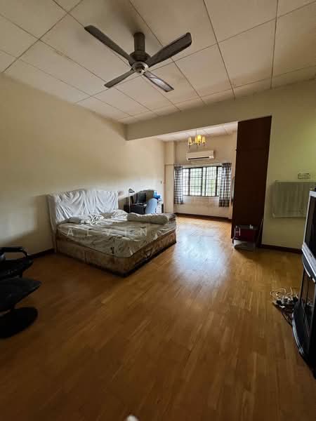 2-storey Terraced House for Sale in U8, Taman Bukit Jelutong (Shah Alam) - Alvin Seah - Bedroom - PropertyGuru.com.my
