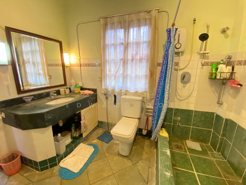 Bungalow House for Sale in Taman Desa (Kuala Lumpur) - Edward Ooi - Bathroom - PropertyGuru.com.my