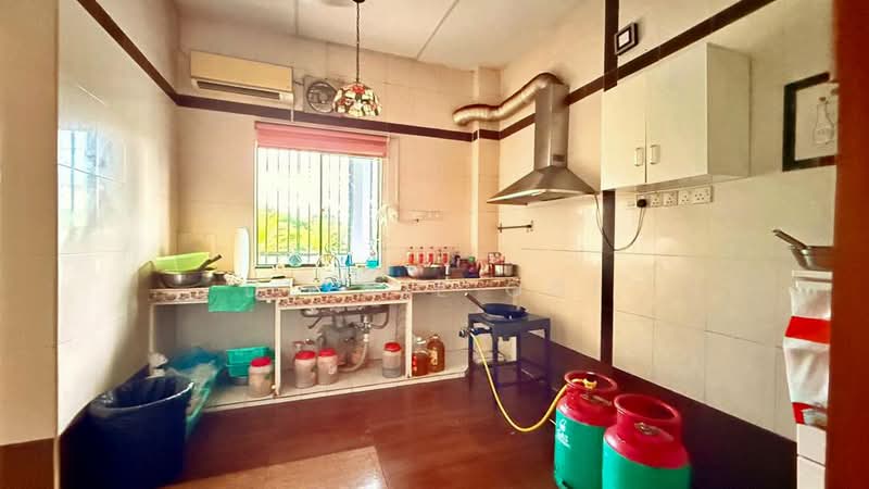 Semi-Detached House for Sale in Taman Danau Desa (Taman Desa) - Dlynie Ooi - Kitchen - PropertyGuru.com.my
