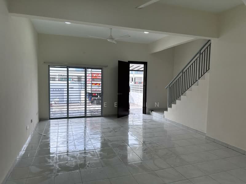 2-storey Terraced House for Rent in Bandar Puncak Alam (Puncak Alam) - Chee Hin - Living Room - PropertyGuru.com.my