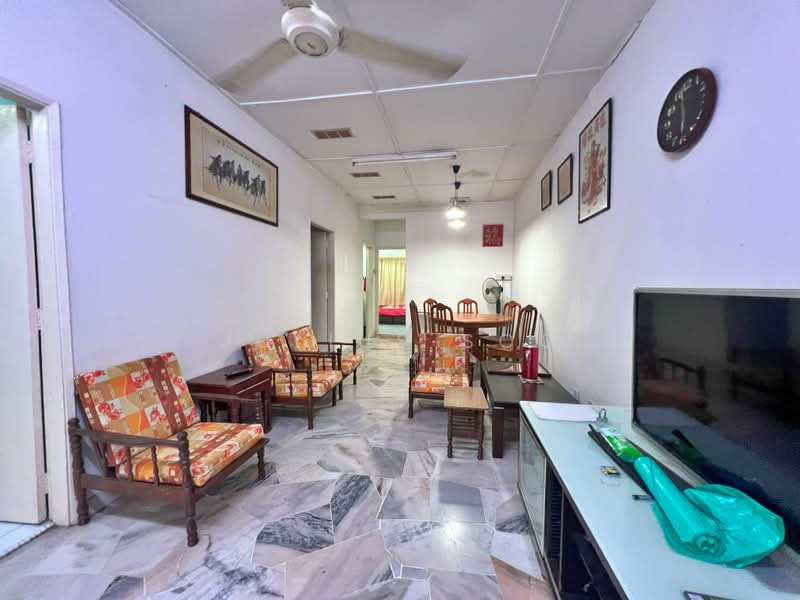 1-storey Terraced House for Sale in Taman Cheras Perdana (Cheras) - Julius Soo - Living Room - PropertyGuru.com.my