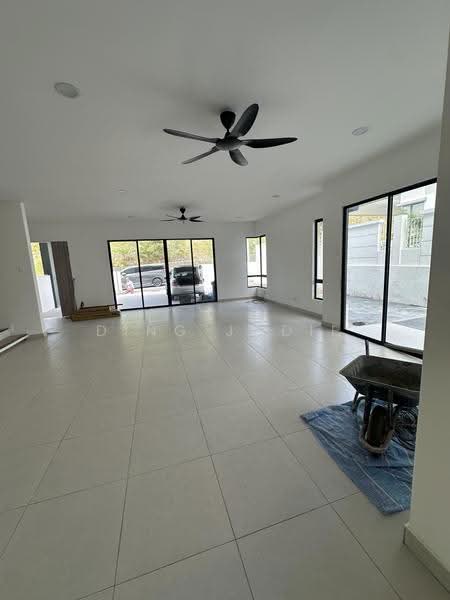 Rumah Berkembar untuk Disewa di Seremban (Negeri Sembilan) - Ding Jodie - Living Room - PropertyGuru.com.my