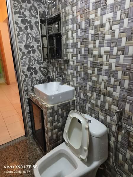 Condominium for Sale at Sri Putramas - Jeff Ooi - Bathroom - PropertyGuru.com.my