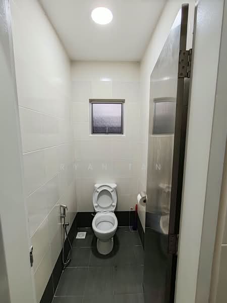 Shop / Office for Rent in Bandar Baru Sri Petaling (Sri Petaling) - Ryan Tan - Bathroom - PropertyGuru.com.my