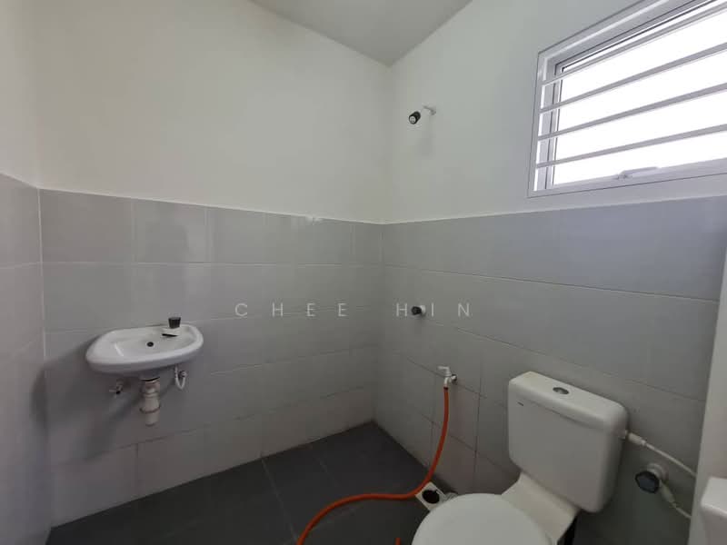 2-storey Terraced House for Sale in Bandar Puncak Alam (Puncak Alam) - Chee Hin - Bathroom - PropertyGuru.com.my