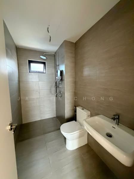 Kediaman Servis untuk Dijual di Residensi Ava @ Kiara Bay - Jayden Chong - Bathroom - PropertyGuru.com.my