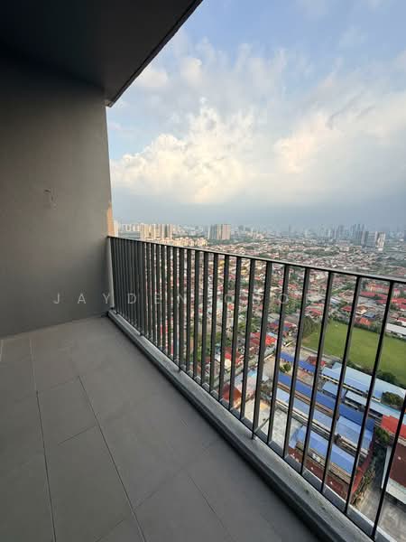 Kediaman Servis untuk Dijual di Residensi Ava @ Kiara Bay - Jayden Chong - Balcony - PropertyGuru.com.my