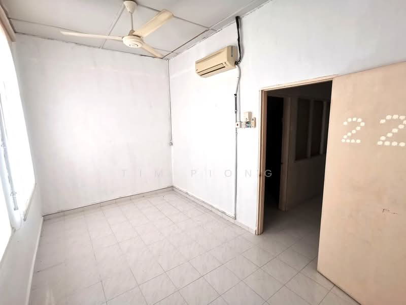 2-storey Terraced House for Sale in Taman Datuk Thamby Chik Karim (Batu Berendam) - Tim Piong - Interior - PropertyGuru.com.my